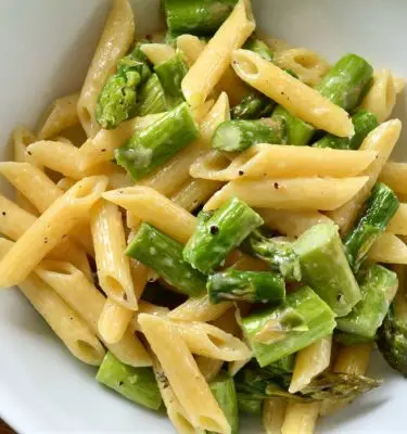 Garlic Olive Oil Pasta with Chicken and Asparagus Recipe