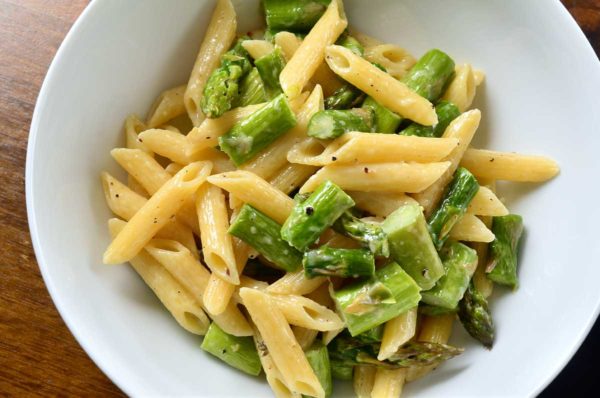 Garlic Olive Oil Pasta with Chicken and Asparagus Recipe