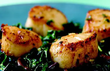 Lemon Infused Olive Oil Scallops with Sauteed Spinach Recipe