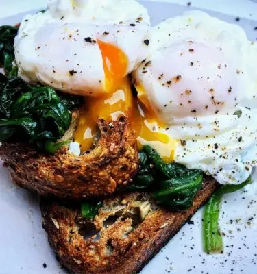 Poached Eggs with Spinach and Rosemary / Basil Infused Olive Oil Recipe